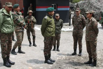 Lt Gen Shukla Interacting