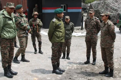 Lt Gen Shukla Interacting