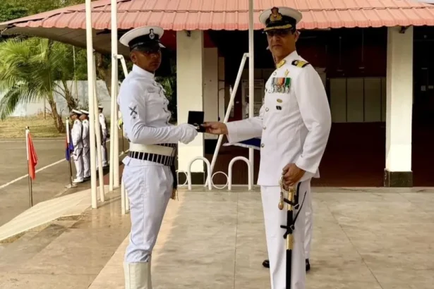 Officer Giving Award 4