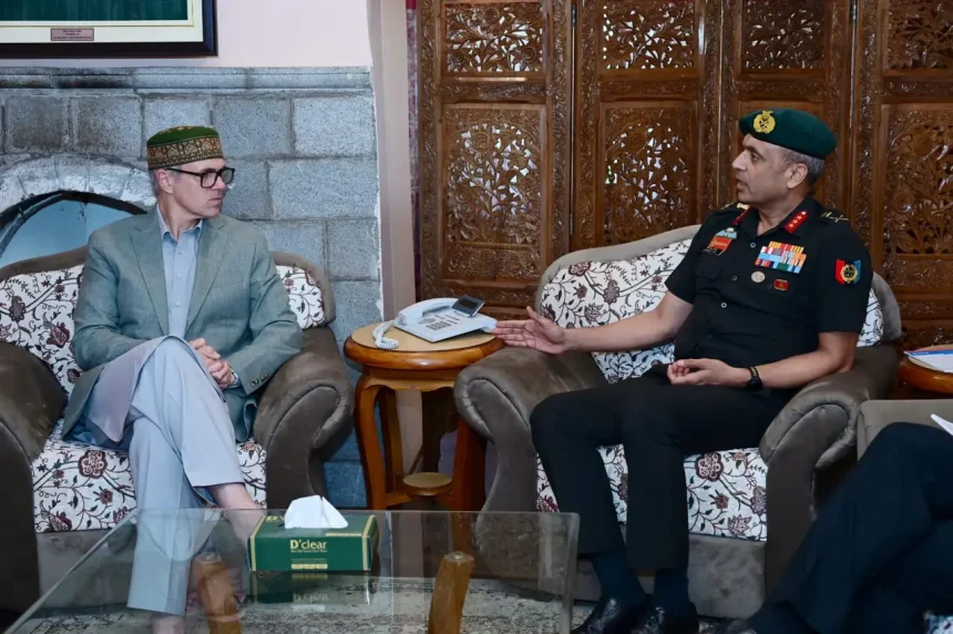 Lt Gen Vats with Omar Abdullah
