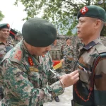 Lt Gen Vikas Lakhera Commending 1