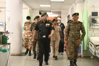 Maj Gen Amul Kapoor with Other Officers 1