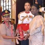 Major General Lissamma PV Receiving Award