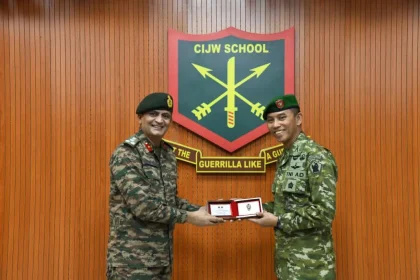Officer Giving Award 3