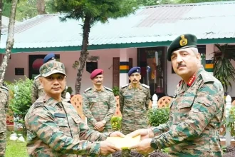 Officer Giving Award 8