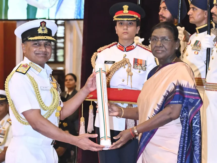Admiral Krishna Swaminathan Getting PVSM from President