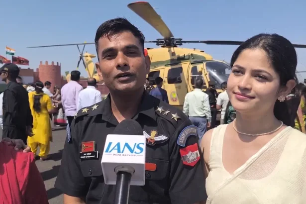 Captain Bharat Bhardwaj Proposes to Girlfriend Arushi in Front of Helicopter