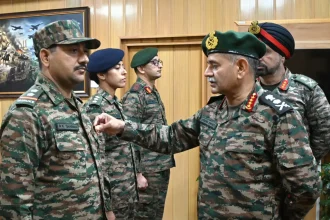Gen Dwivedi Commending 1