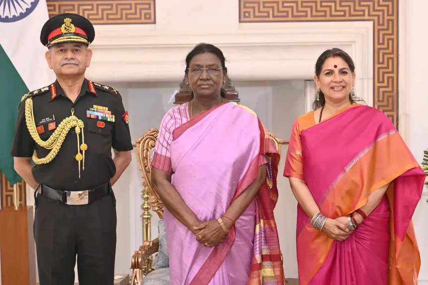 General Dwivedi Smt Dwivedi and President Murmu
