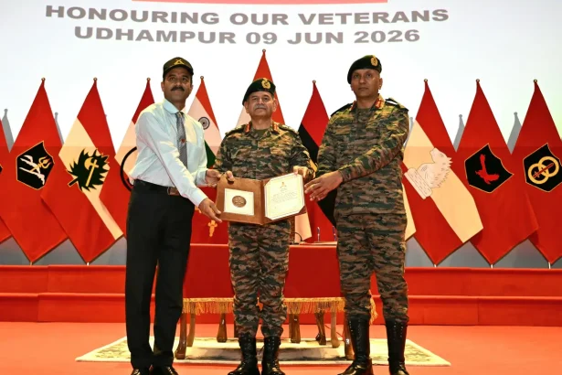 General Dwivedi with Veteran