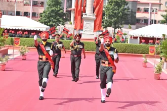 Lt Gen Manjinder Singh and Other Officers