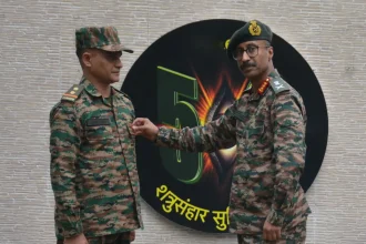 Lt Gen VMB Krishnan Commending 1