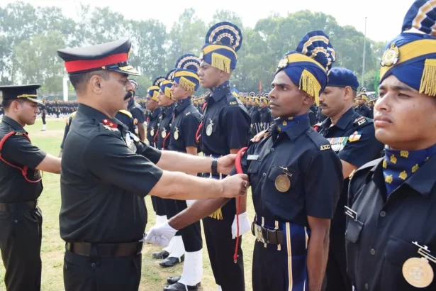Officer Commending Agniveer 1