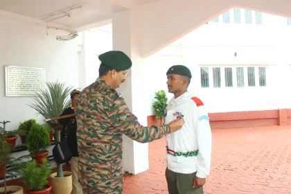 Lt Gen Devendra Sharma Commending