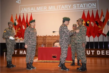 Lt Gen Rajesh Pushkar Commending