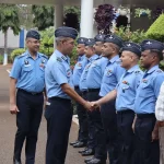 Air Marshal Jasvir Singh Mann Shaking Hands 1