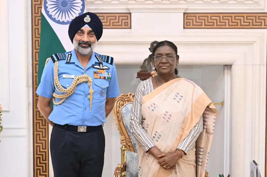 Air Chief Marshal AP Singh called on President Droupadi Murmu at Rashtrapati Bhavan