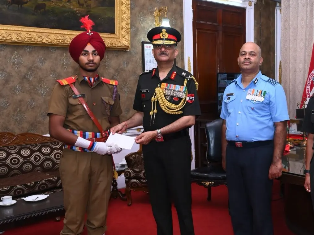 Lieutenant General Amit Kabthiyal Giving Award