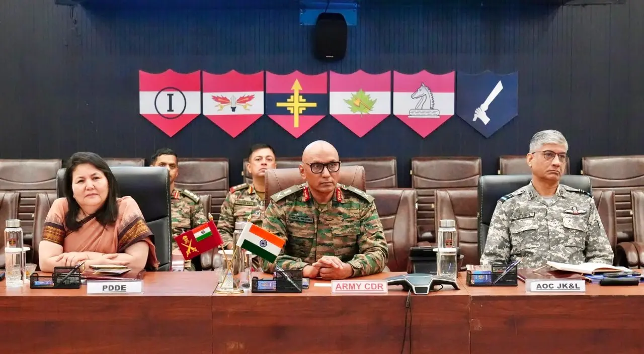 Lt Gen Pratik Sharma with Other Officers