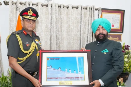Lt Gen Sengupta and Lt Gen Gurmit Singh