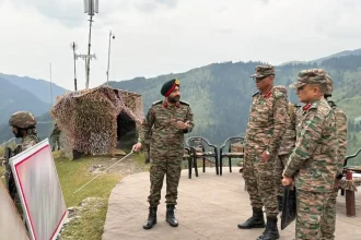 White Knight Corps Commander Reviews Counter-Terrorism Operations in Poonch’s Surankote Sector