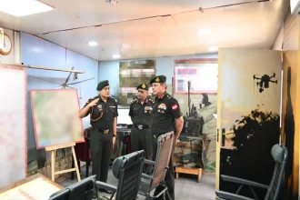 Lt Gen AVS Rathee Reviewing