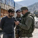 कठुआ में ट्रक चालक भारतीय सेना की गतिविधियाँ पाकिस्तानी संचालकों को कथित तौर पर लाइव स्ट्रीम करने के आरोप में गिरफ्तार