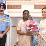 Air Chief Marshal AP Singh Meets President Droupadi Murmu at Rashtrapati Bhavan Along With Wife Sarita Singh