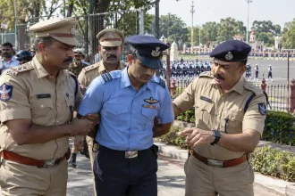 सेकंदराबाद परेड ग्राउंड के पास फर्जी वायुसेना अधिकारी पकड़ा गया