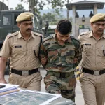 सेना के जवान को सेना की गतिविधियों की जानकारी पाकिस्तान के साथ साझा करने के आरोप में गिरफ्तार किया गया